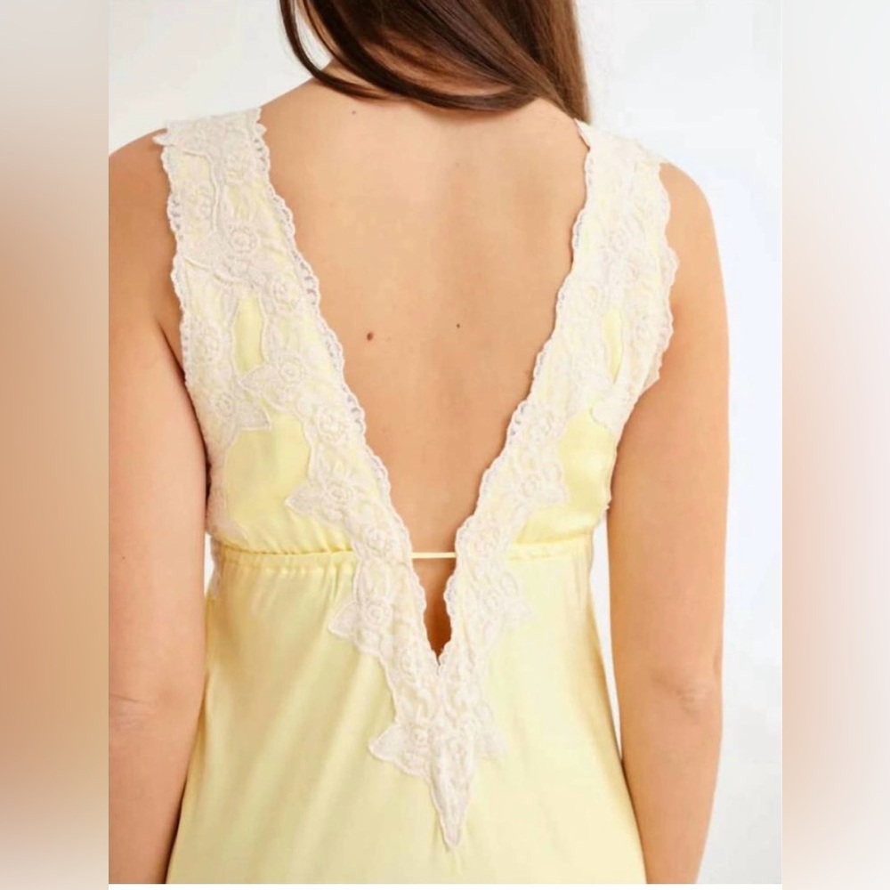 Rumored Yellow Maxi Dress with White Lace - Picture 9 of 10